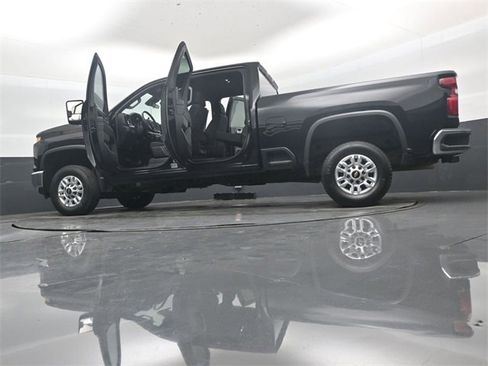 Used 2024 Chevrolet Silverado 2500 LT w/ Z71 Off-Road Package image 50