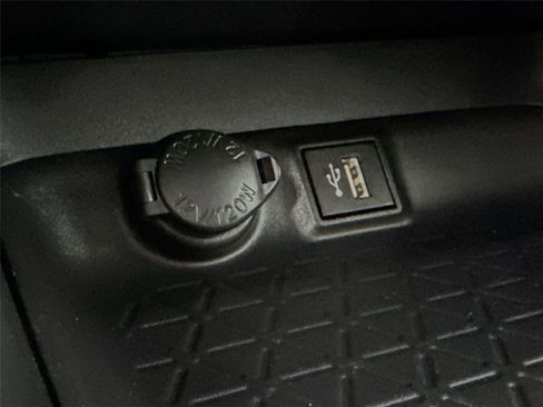 Certified 2025 Toyota RAV4 XLE AWD/4WD image 30