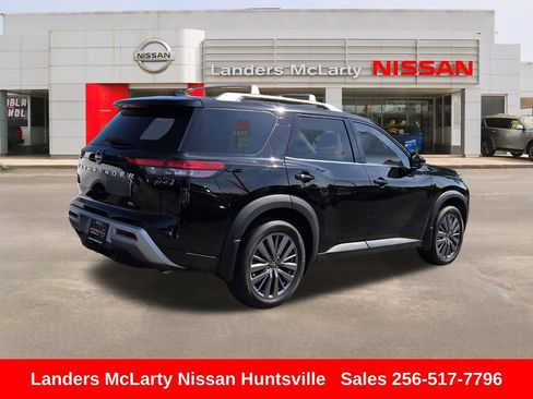 Used 2023 Nissan Pathfinder SL w/ SL Premium Package FWD image 3