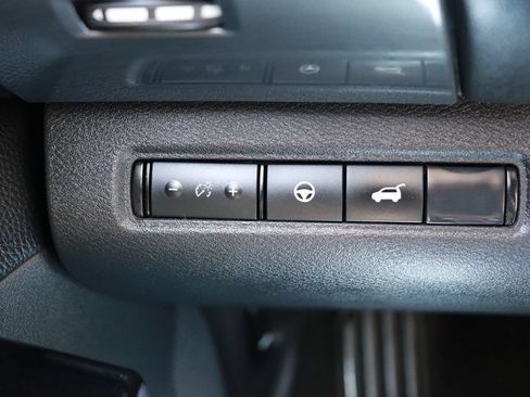 Used 2023 Nissan Pathfinder SL AWD/4WD image 28