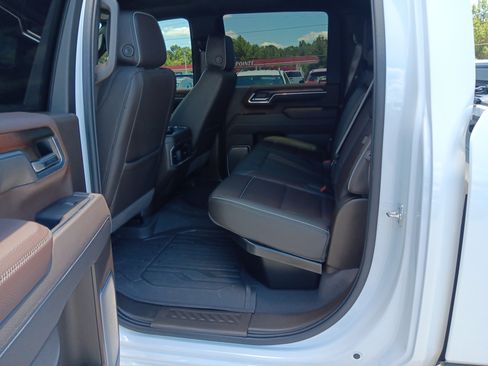 Used 2025 GMC Sierra 2500 Denali w/ Denali Reserve Package AWD/4WD image 16