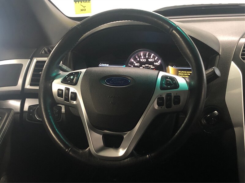 Used 2015 Ford Explorer XLT w/ Equipment Group 201B FWD image 15