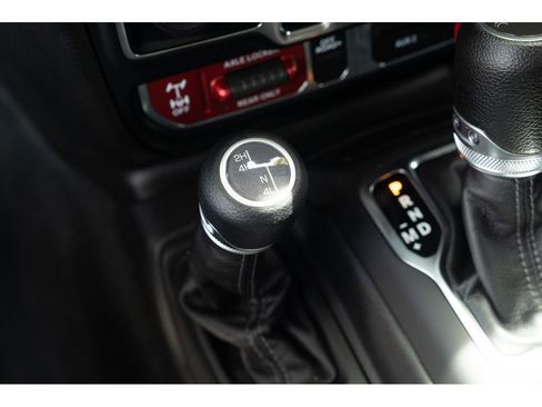 Used 2024 Jeep Gladiator Mojave w/ Convenience Group AWD/4WD image 26