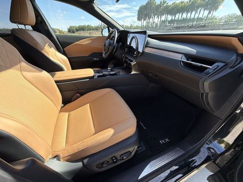 Used 2025 Lexus RX 350 Premium w/ Accessory Package (Z1) image 15