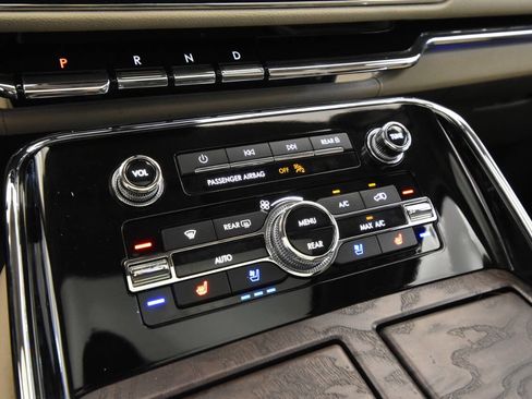 Used 2022 Lincoln Navigator Reserve image 25