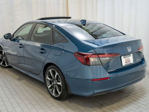 Used 2025 Honda Civic Sport image 3