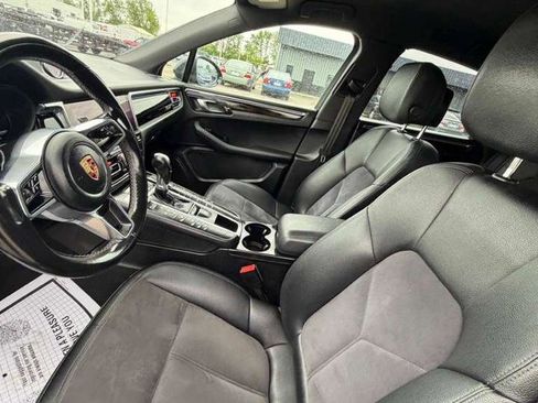 Used 2020 Porsche Macan AWD/4WD image 10