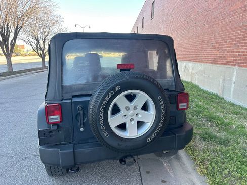 Used 2017 Jeep Wrangler Sport w/ Connectivity Group image 3