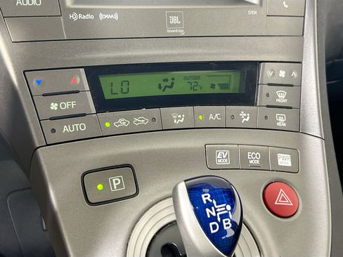 Used 2015 Toyota Prius Four FWD image 15