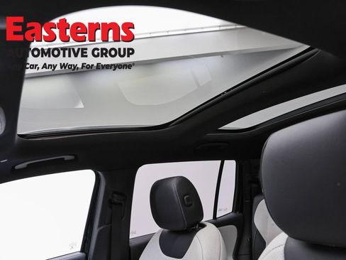 Used 2022 Mercedes-Benz GLB 250 4MATIC w/ AMG Line image 35