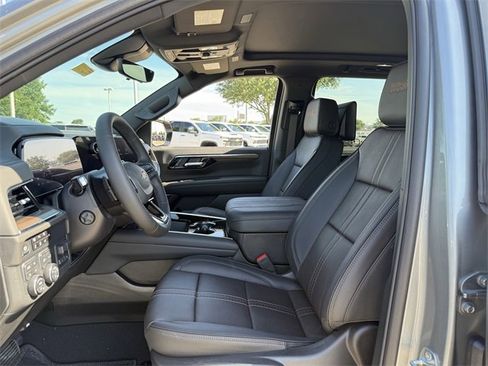 New 2025 Chevrolet Suburban High Country image 26