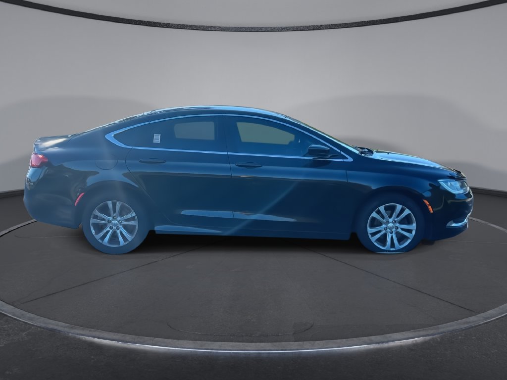 Used 2016 Chrysler 200 Limited FWD image 3