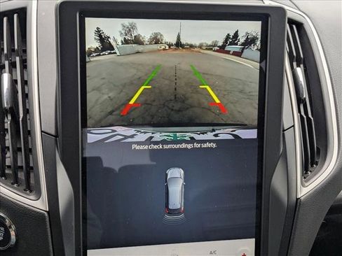 Used 2024 Ford Edge SEL image 15