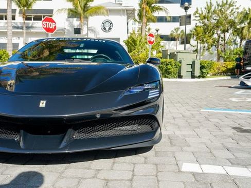 Used 2021 Ferrari SF90 Stradale image 8
