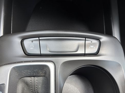 Used 2025 Chevrolet Trax LS image 19