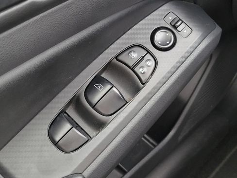 Used 2024 Nissan Altima 2.5 SV FWD image 24