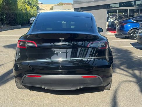 Used 2024 Tesla Model Y Long Range AWD/4WD image 7