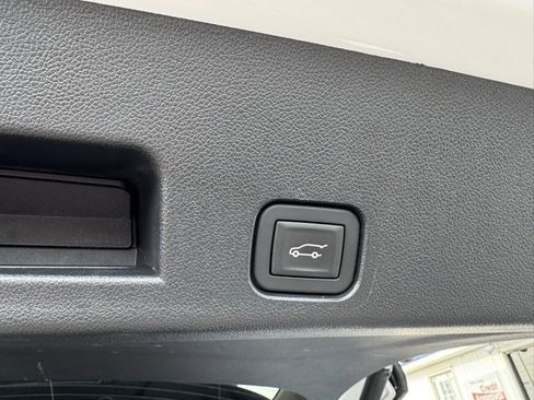 Used 2025 Buick Enclave Preferred image 25