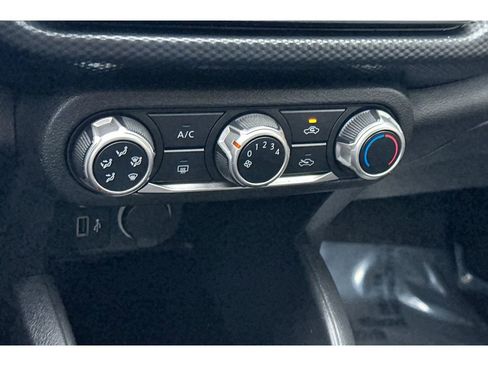 Used 2021 Nissan Kicks S image 22