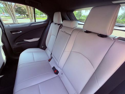 Certified 2025 Lexus UX 300h FWD w/ Accessory Package (Z1) image 15