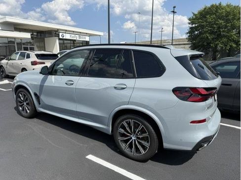 Used 2026 BMW X5 xDrive40i w/ M Sport Package AWD/4WD image 2