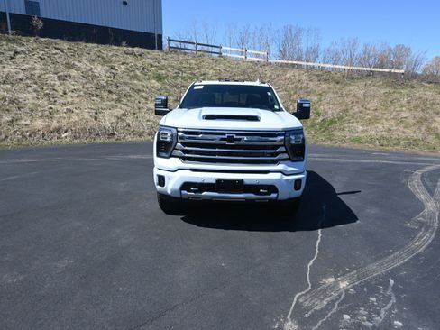 New 2026 Chevrolet Silverado 3500 High Country w/ High Country Premium Package AWD/4WD image 2