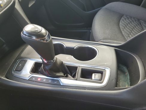 Used 2020 Chevrolet Equinox LT image 31