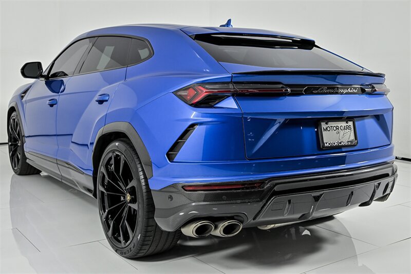 Used 2022 Lamborghini Urus AWD/4WD image 19