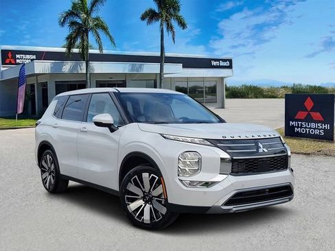 New 2026 Mitsubishi Outlander SE image 1