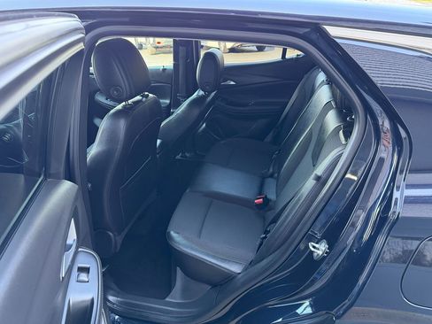 Used 2021 Buick Encore GX Preferred w/ Cold Weather Comfort Package FWD image 5
