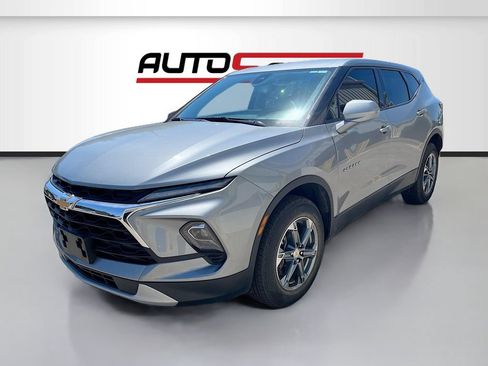 Used 2025 Chevrolet Blazer LT AWD/4WD image 3