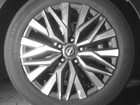 Used 2025 Nissan Altima 2.5 SV image 13