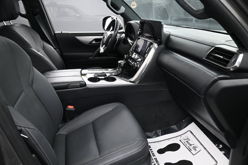 Used 2024 Lexus LX 600 F Sport AWD/4WD image 28