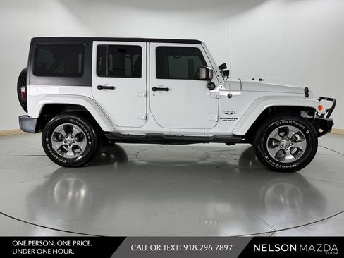 Used 2016 Jeep Wrangler Unlimited Sahara AWD/4WD image 5