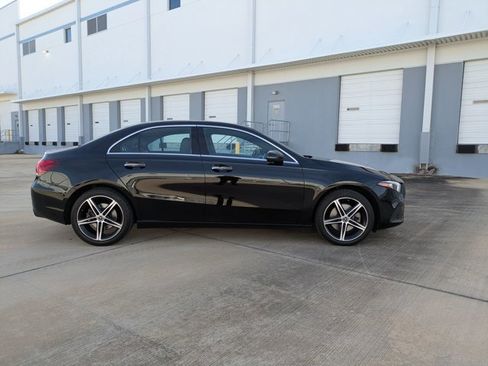 Used 2019 Mercedes-Benz A 220 4MATIC image 4