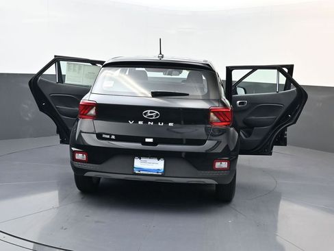 Used 2026 Hyundai Venue SE FWD image 29