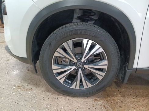 Used 2023 Nissan Rogue SV w/ SV Premium B Package image 36