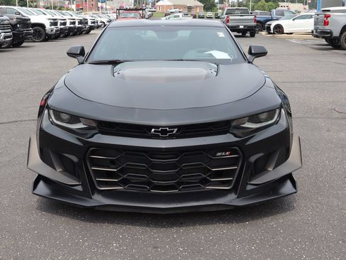 Used 2022 Chevrolet Camaro ZL1 RWD image 29