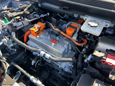 New 2025 Cadillac Optiq Luxury 1 image 30