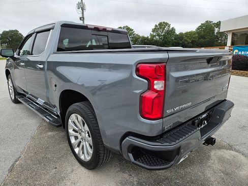 Used 2021 Chevrolet Silverado 1500 High Country w/ Technology Package image 4