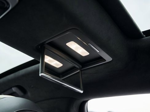 Used 2025 Bentley Flying Spur Plug-In Hybrid image 57