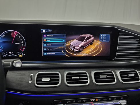 Certified 2025 Mercedes-Benz GLE 450e 4MATIC image 30