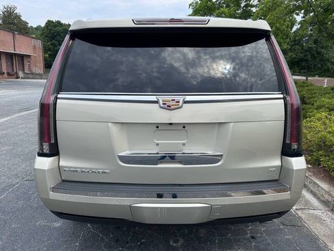 Used 2015 Cadillac Escalade Platinum AWD/4WD image 5