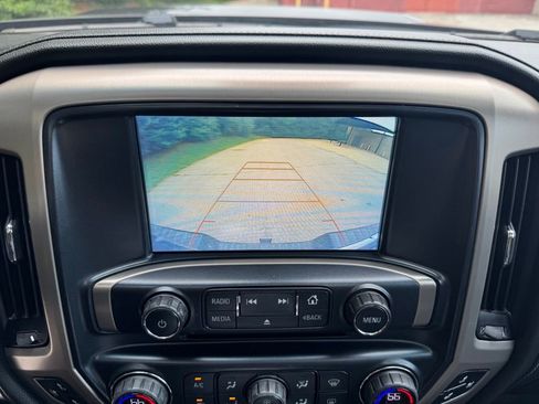 Used 2018 GMC Sierra 2500 Denali w/ Duramax Plus Package AWD/4WD image 30