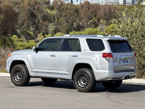 Used 2012 Toyota 4Runner SR5 RWD image 4