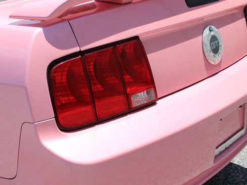 Used 2006 Ford Mustang GT RWD image 38