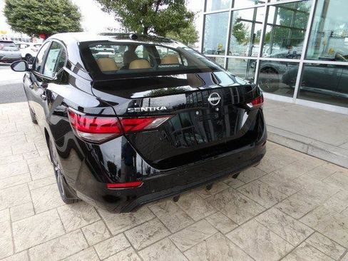 Used 2025 Nissan Sentra SV w/ SV Premium Package image 5