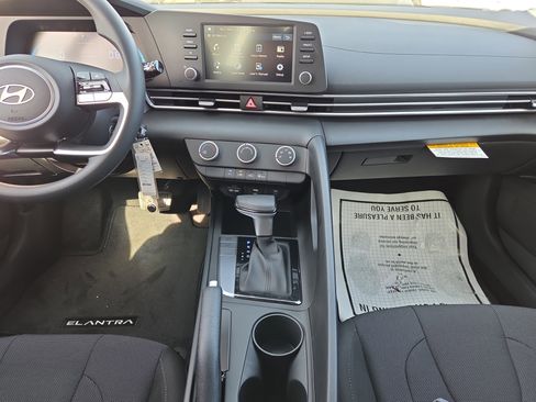 New 2026 Hyundai Elantra SE w/ Cargo Package image 10