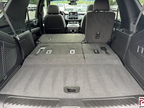 Used 2023 GMC Yukon SLT AWD/4WD image 19