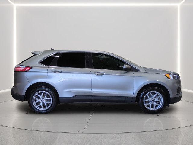 Used 2024 Ford Edge SEL w/ Convenience Package AWD/4WD image 6